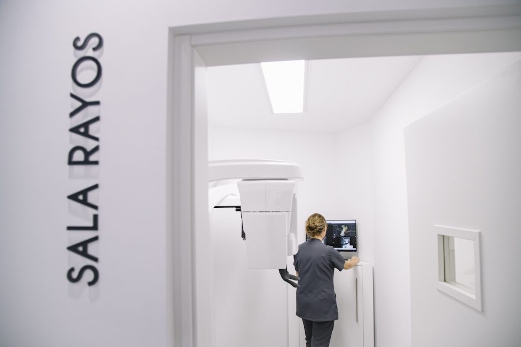 clínica dental en San Blas Pau 1